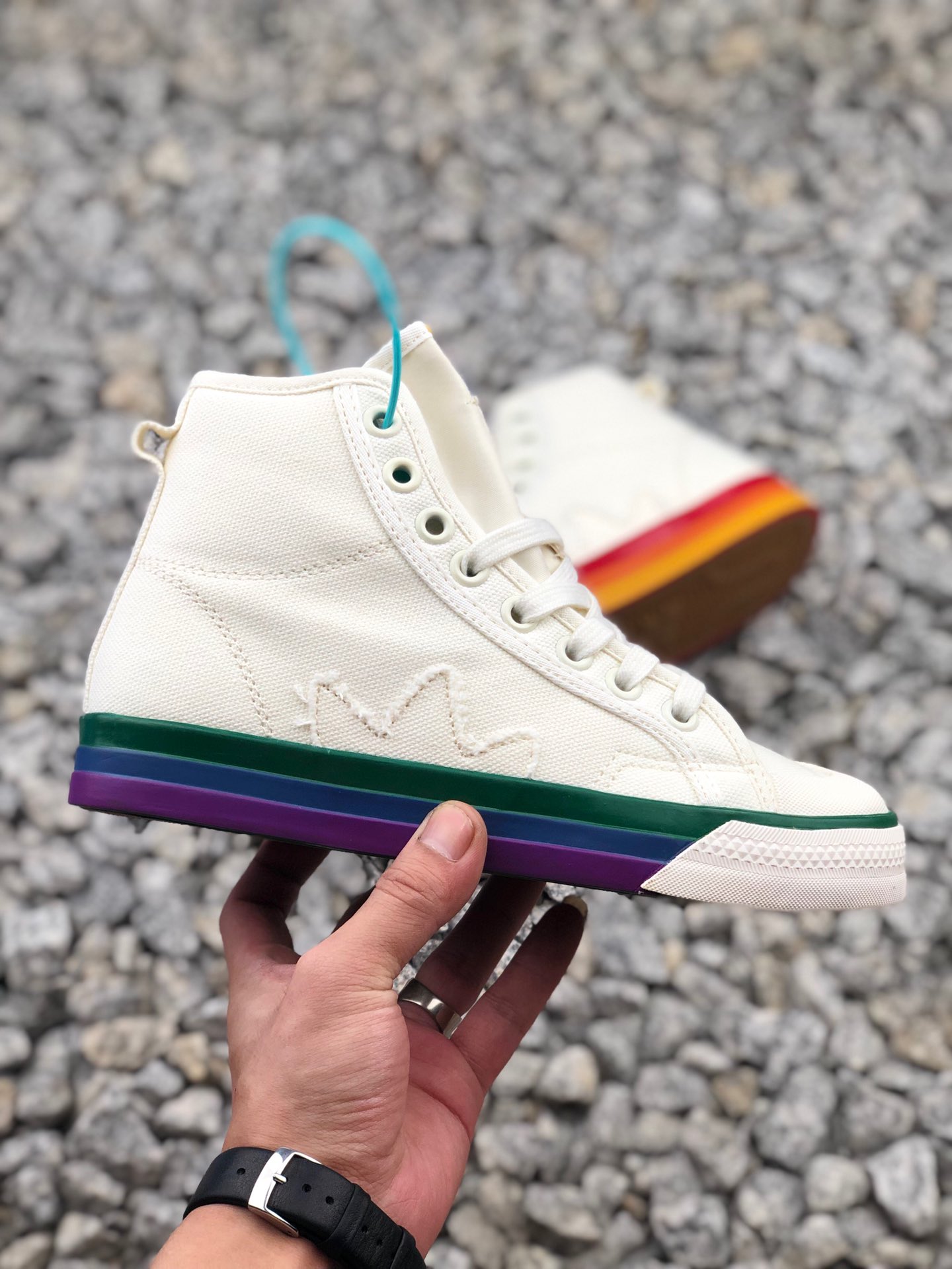 110 Adidas PRIDE NIZZA 全新配色adidas 三叶草PRIDE NIZZA彩虹鸳鸯拼接底 运动休闲帆布高帮鞋  EF2319