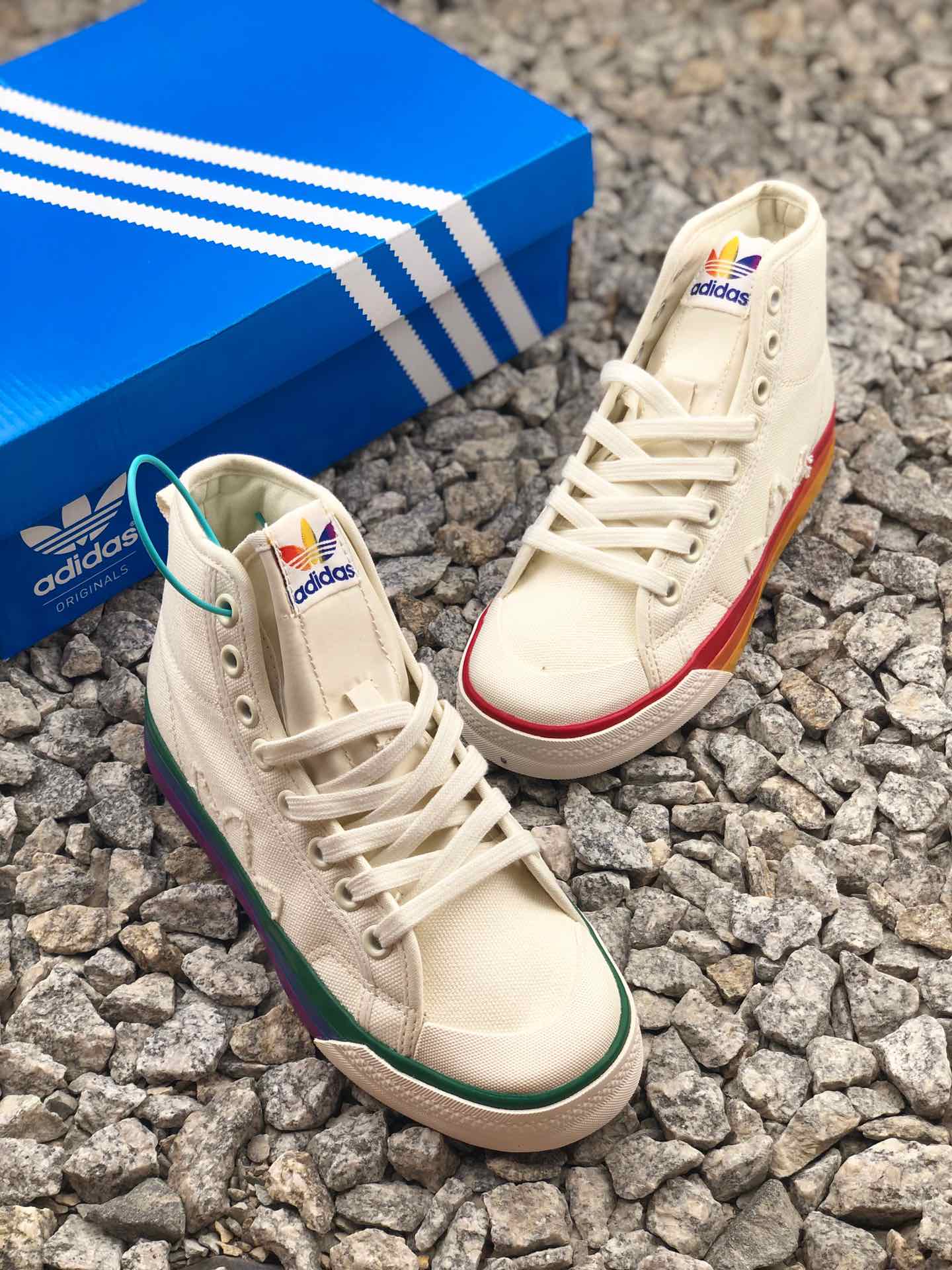110 Adidas PRIDE NIZZA 全新配色adidas 三叶草PRIDE NIZZA彩虹鸳鸯拼接底 运动休闲帆布高帮鞋  EF2319