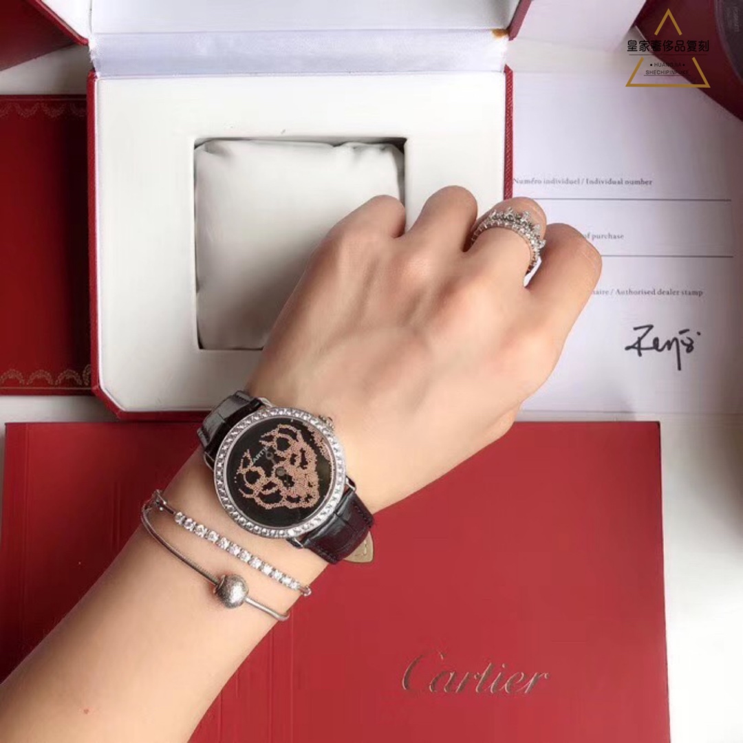 Cartier 卡地亚流沙豹系列 34mm 女款腕表 意大利小牛皮表带（可另配美洲鳄鱼皮） 316L精钢表壳表扣镶嵌施华洛世奇碎钻