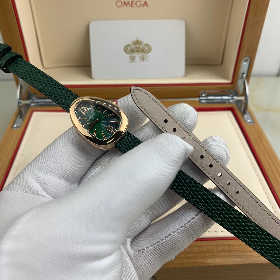 Bvlgari 皇家 宝格丽蛇形表带女款腕表