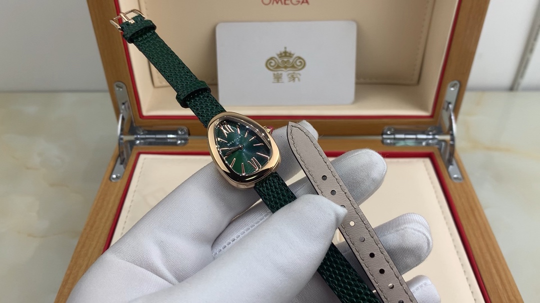 Bvlgari 皇家 宝格丽蛇形表带女款腕表视频欣赏