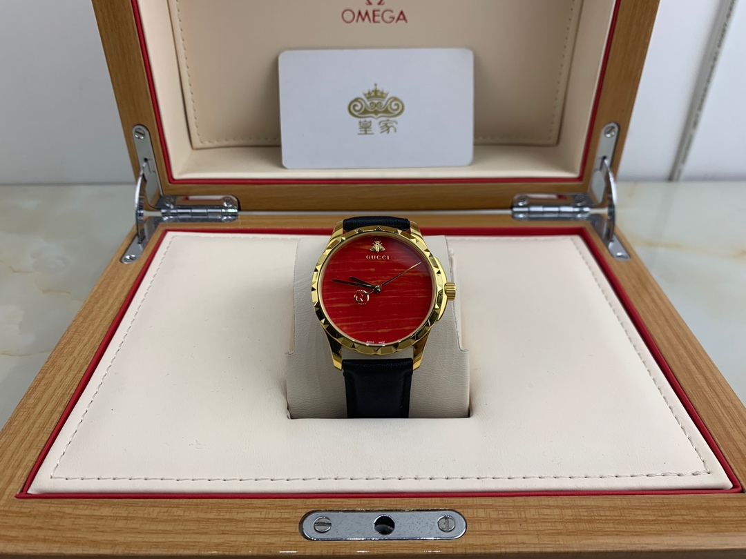 Gucci 皇家 古驰女款红色表盘腕表