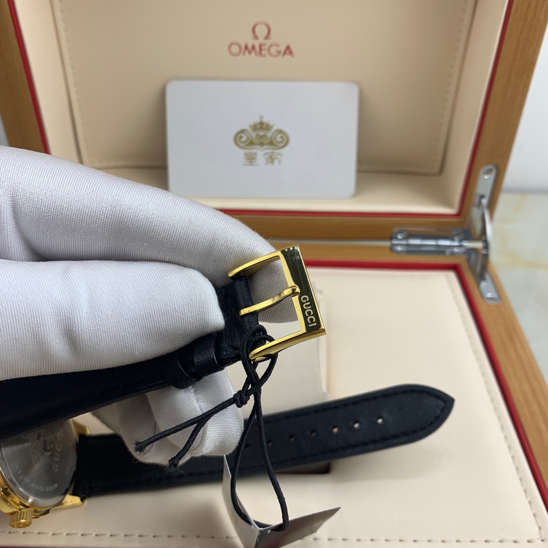 Gucci 皇家 古驰女款红色表盘腕表