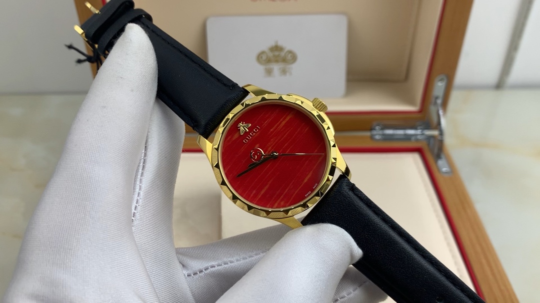 Gucci 皇家 古驰女款红色表盘腕表视频欣赏
