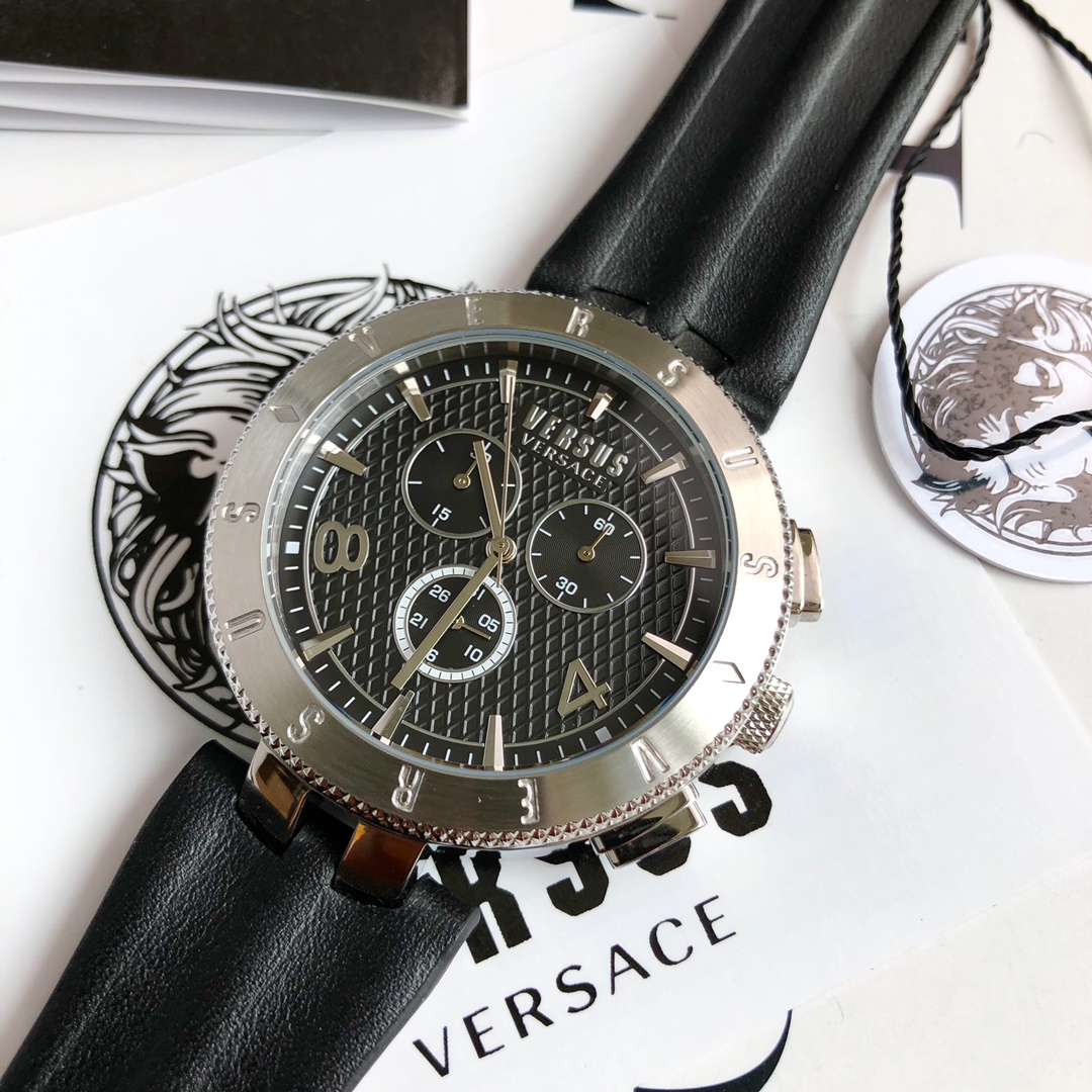 Часы Versace