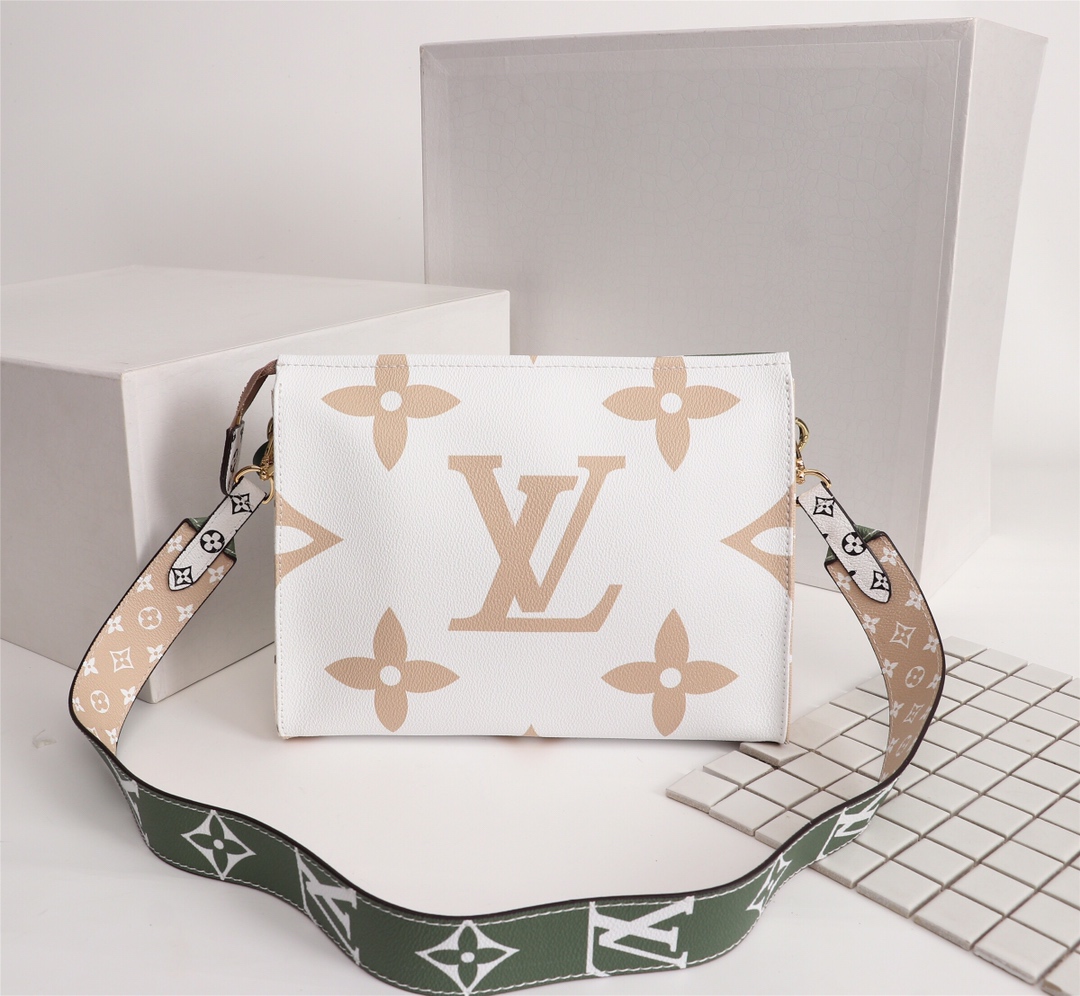 Louis Vuitton Green and Beige Monogram Floral W25H20D5 crossbody everyday