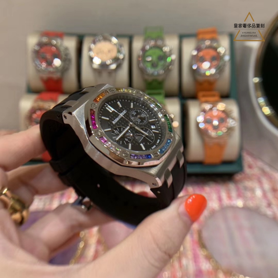 Audemars Piguet 皇家橡树离岸系列计时石英腕表《彩虹钻 》AP-爱彼 皇家橡树离岸型系列 今年对于色彩的运用