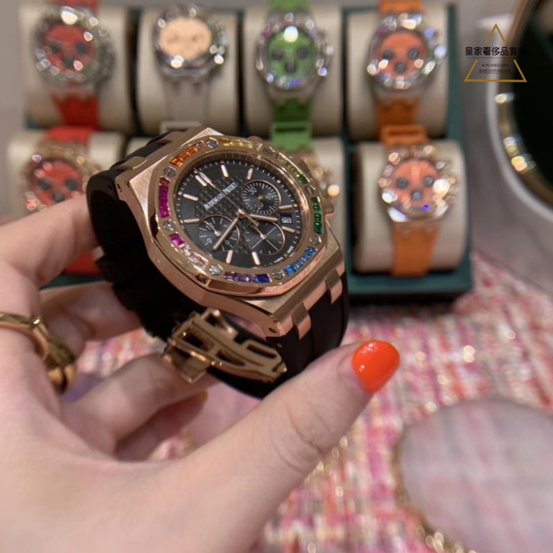 Audemars Piguet 皇家橡树离岸系列计时石英腕表《彩虹钻 》AP-爱彼 皇家橡树离岸型系列 今年对于色彩的运用