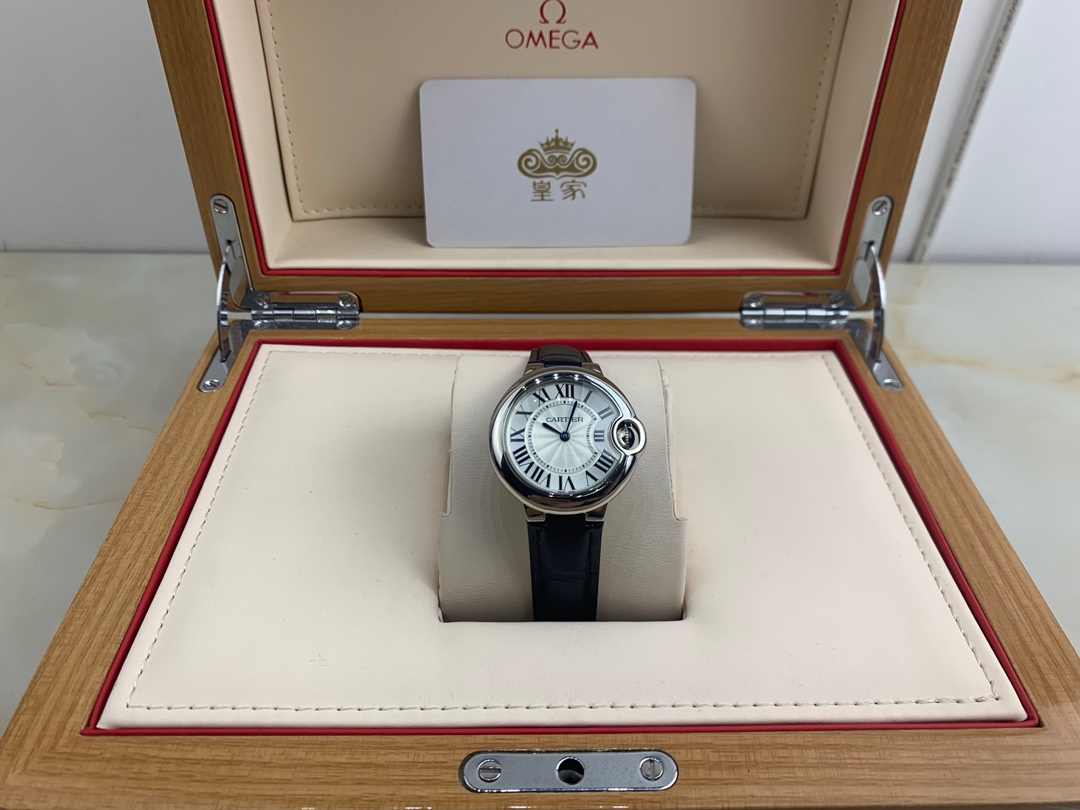Cartier 皇家 卡地亚蓝气球33尺寸石英皮带腕表