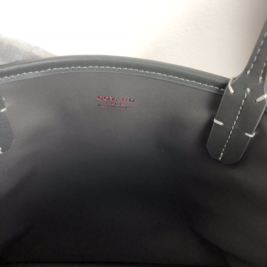 GOYARD双面对花mini购物袋多色低调又经典的Y字花纹，非常玩味好凹造型，时髦人都应该入个～mini