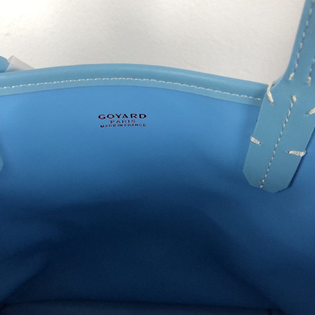 GOYARD双面对花mini购物袋多色低调又经典的Y字花纹，非常玩味好凹造型，时髦人都应该入个～mini