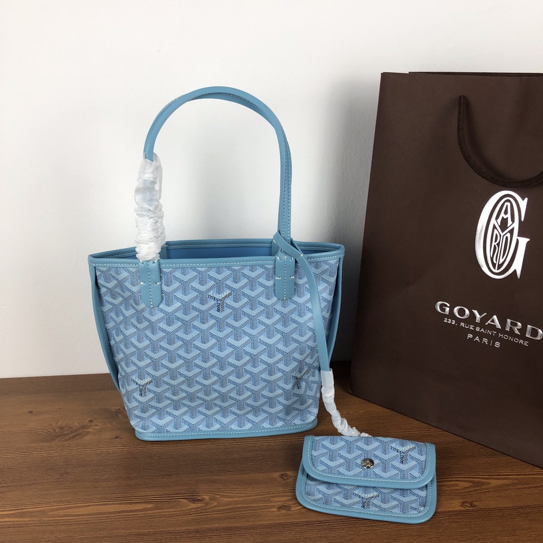 GOYARD双面对花mini购物袋多色低调又经典的Y字花纹，非常玩味好凹造型，时髦人都应该入个～mini