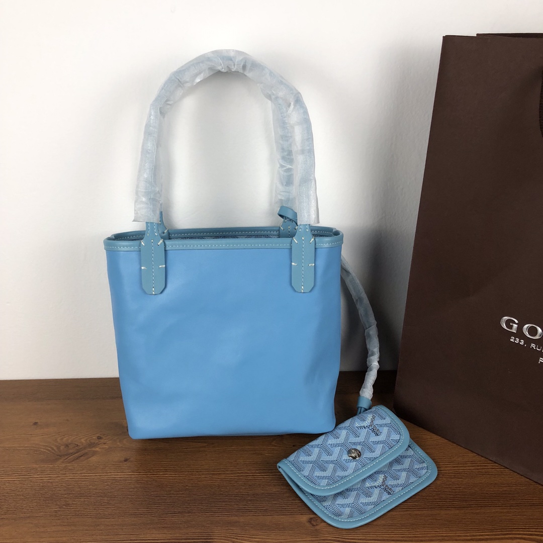 GOYARD双面对花mini购物袋多色低调又经典的Y字花纹，非常玩味好凹造型，时髦人都应该入个～mini