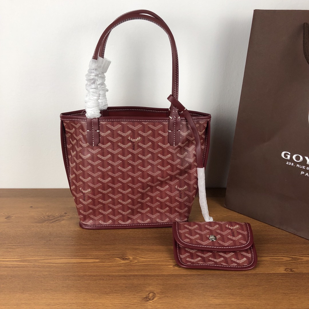 GOYARD双面对花mini购物袋多色低调又经典的Y字花纹，非常玩味好凹造型，时髦人都应该入个～mini