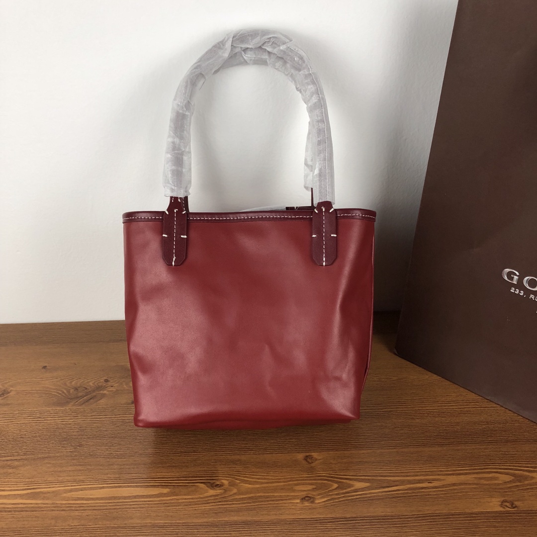 GOYARD双面对花mini购物袋多色低调又经典的Y字花纹，非常玩味好凹造型，时髦人都应该入个～mini