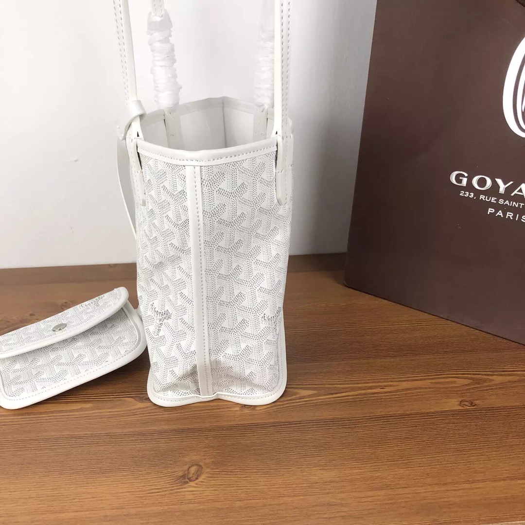 GOYARD双面对花mini购物袋多色低调又经典的Y字花纹，非常玩味好凹造型，时髦人都应该入个～mini