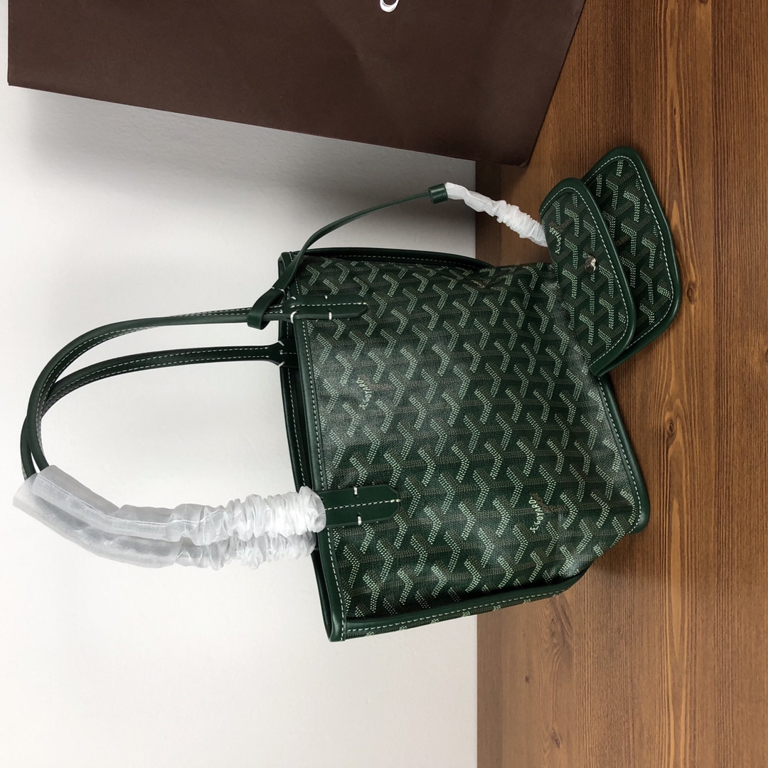 GOYARD双面对花mini购物袋多色低调又经典的Y字花纹，非常玩味好凹造型，时髦人都应该入个～mini