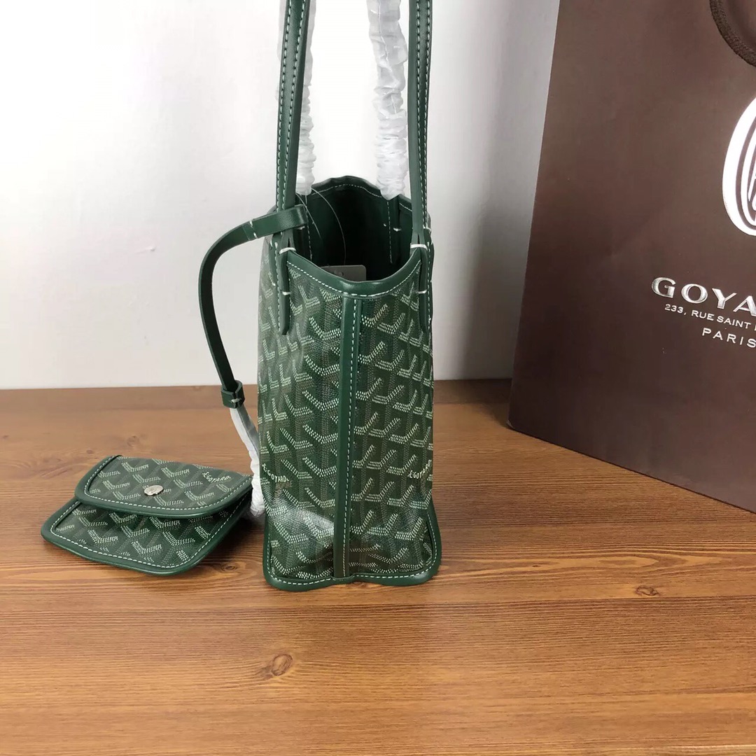 GOYARD双面对花mini购物袋多色低调又经典的Y字花纹，非常玩味好凹造型，时髦人都应该入个～mini