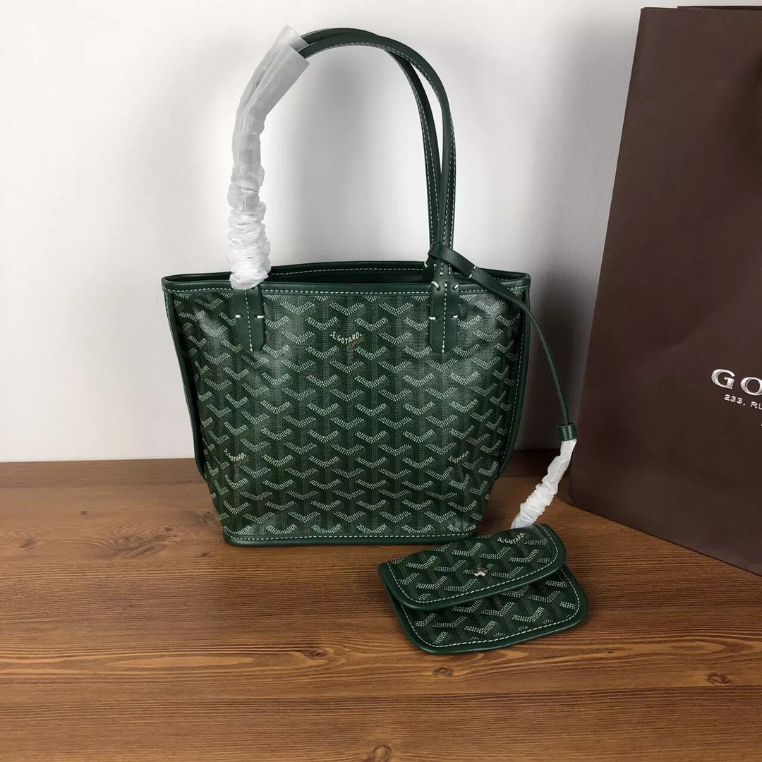 GOYARD双面对花mini购物袋多色低调又经典的Y字花纹，非常玩味好凹造型，时髦人都应该入个～mini