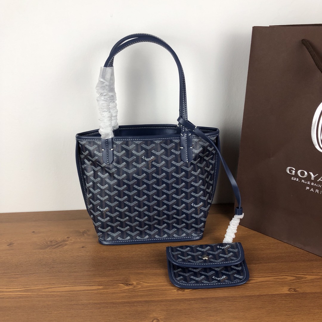 GOYARD双面对花mini购物袋多色低调又经典的Y字花纹，非常玩味好凹造型，时髦人都应该入个～mini