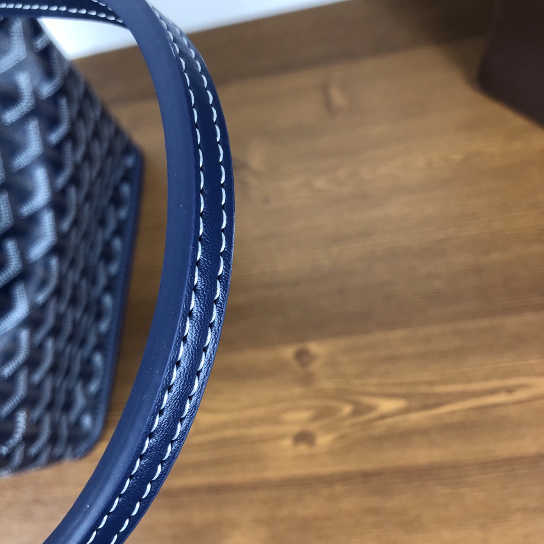 GOYARD双面对花mini购物袋多色低调又经典的Y字花纹，非常玩味好凹造型，时髦人都应该入个～mini