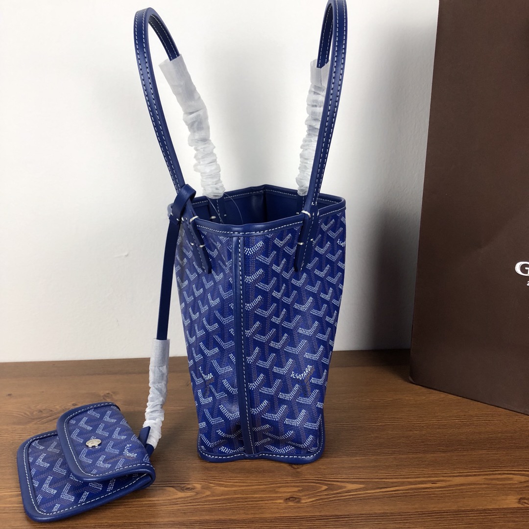 GOYARD双面对花mini购物袋多色低调又经典的Y字花纹，非常玩味好凹造型，时髦人都应该入个～mini