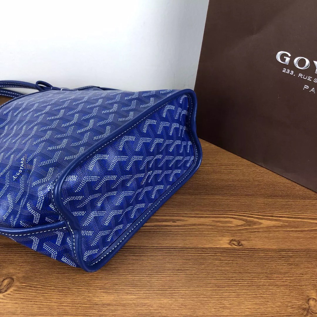 GOYARD双面对花mini购物袋多色低调又经典的Y字花纹，非常玩味好凹造型，时髦人都应该入个～mini