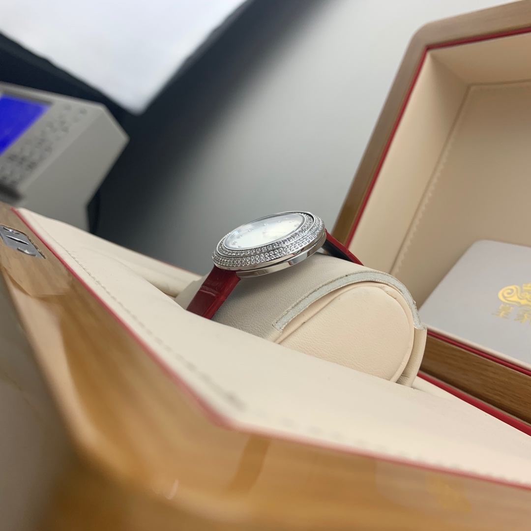 Piaget 皇家 伯爵PIAGET-Possion 一系列