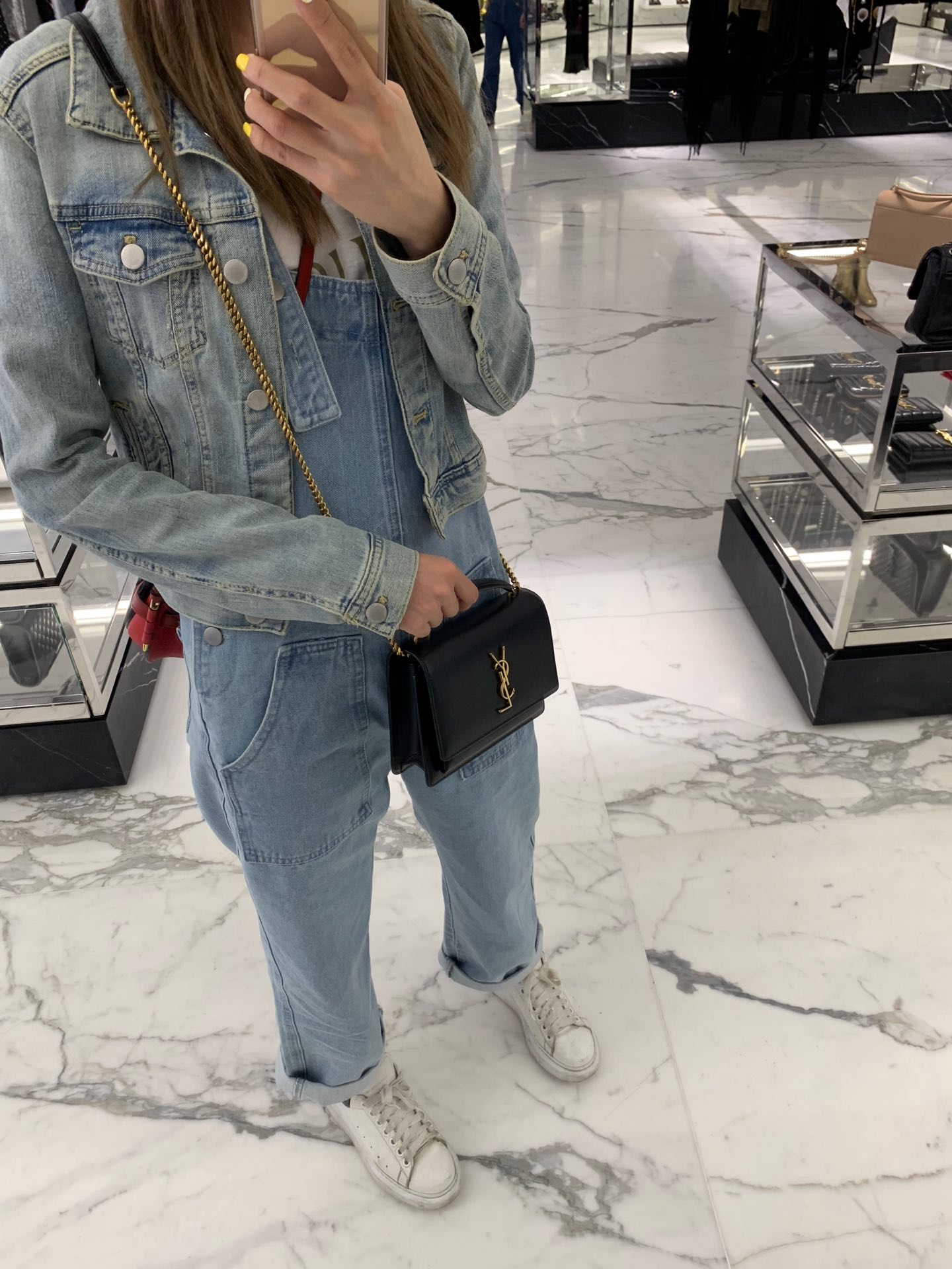 YSL 𝑺𝒖𝒏𝒔𝒆𝒕 𝑾𝒐𝒄 19CM 牙签纹日落包 533026黑色/金扣