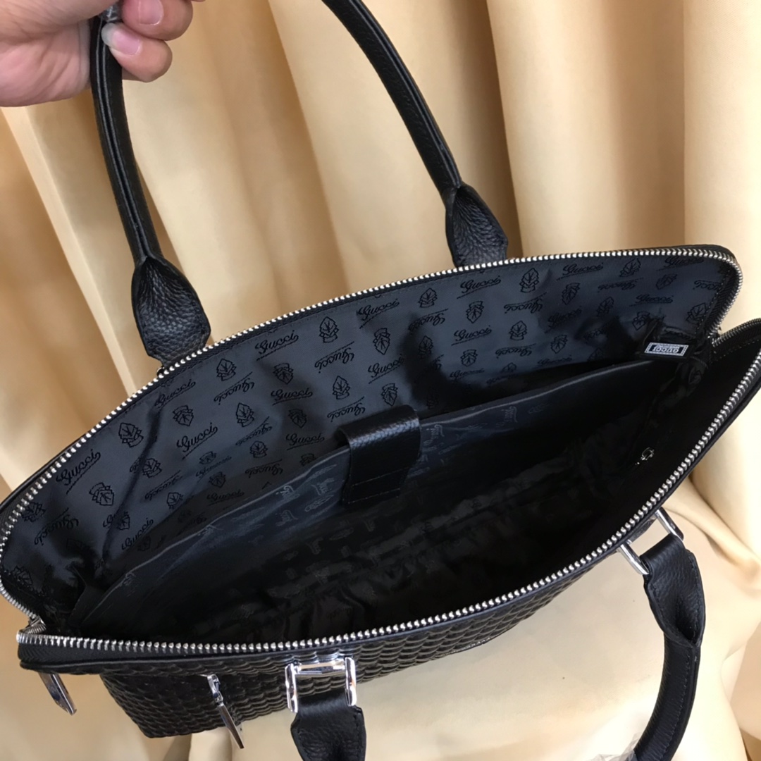 新品🔥推出 ✂奢華 【古】🔥男包，精選皮料中的鉑金-高檔进口牛皮，進口牛皮內襯設計🐮均勻的走線[閃電]超