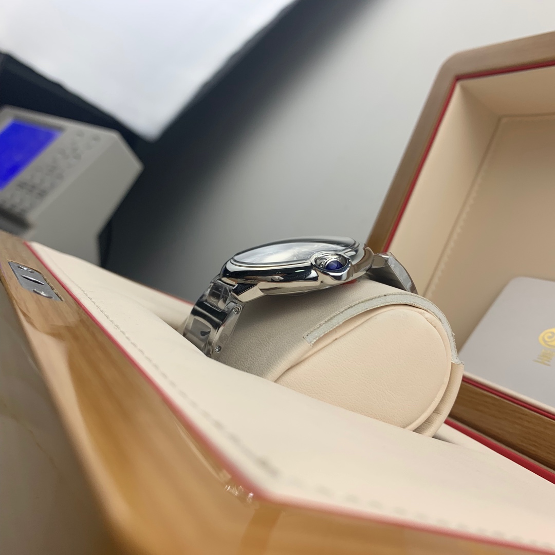 Cartier 皇家 卡地亚蓝气球黑色字面表盘男款腕表