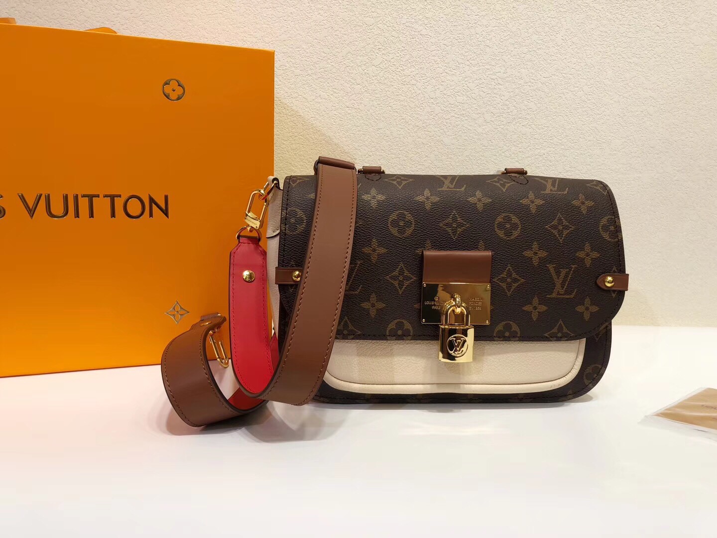 High Quality Happy Copy
 Louis Vuitton Handbags Messenger Bags White Splicing Monogram Canvas M44353