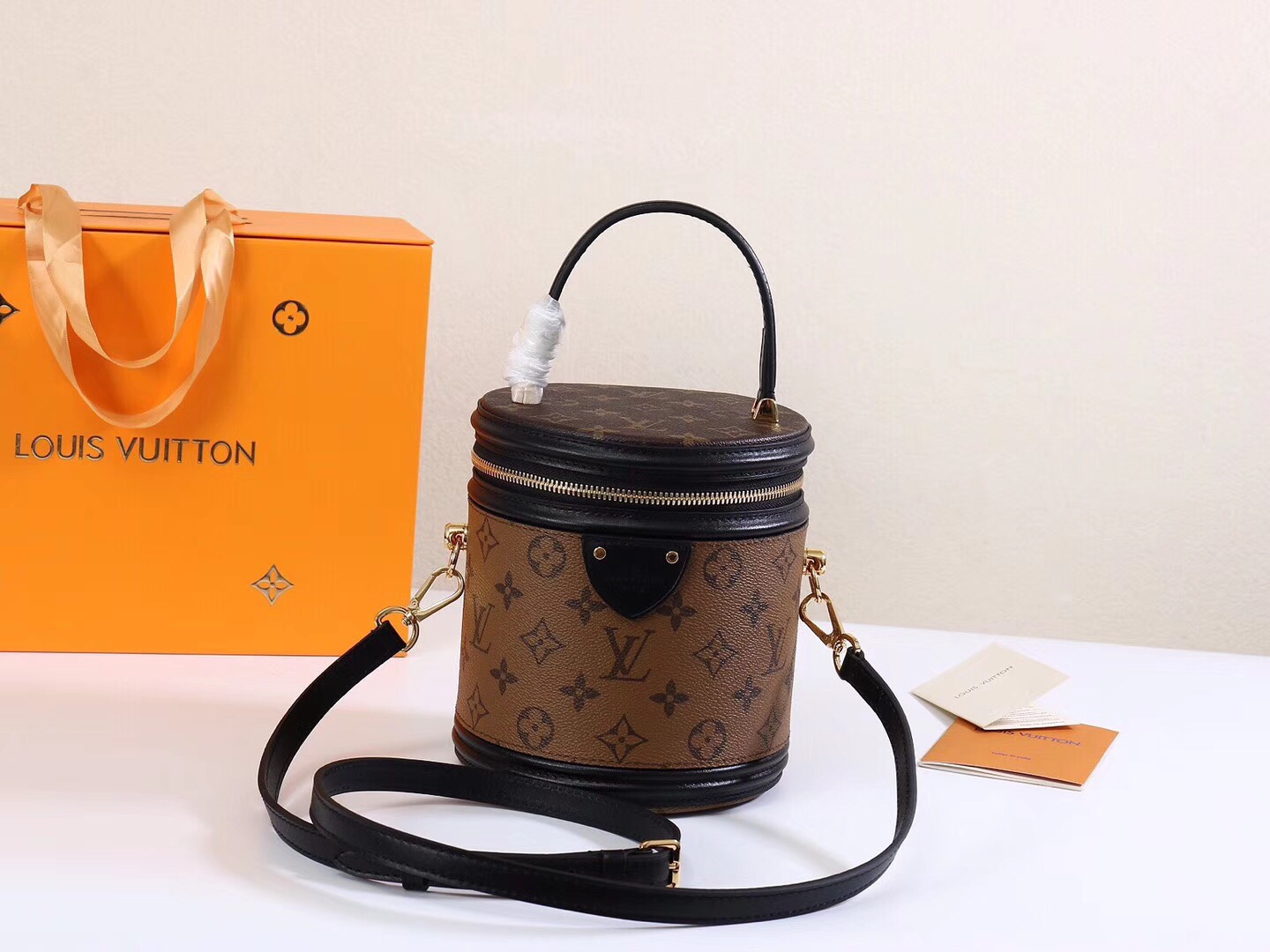 Online
 Louis Vuitton Handbags Bucket Bags Cylinder & Round Bags Yellow Monogram Canvas Cowhide Fall/Winter Collection Fashion M43986