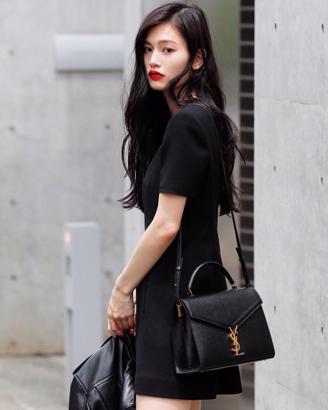 Saint Laurent Ysl CASSANDRA鱼子酱纹手拎包 578000黑色