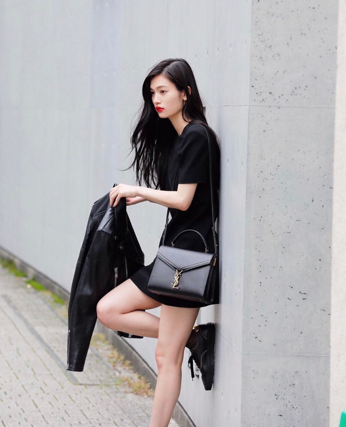 Saint Laurent Ysl CASSANDRA鱼子酱纹手拎包 578000黑色