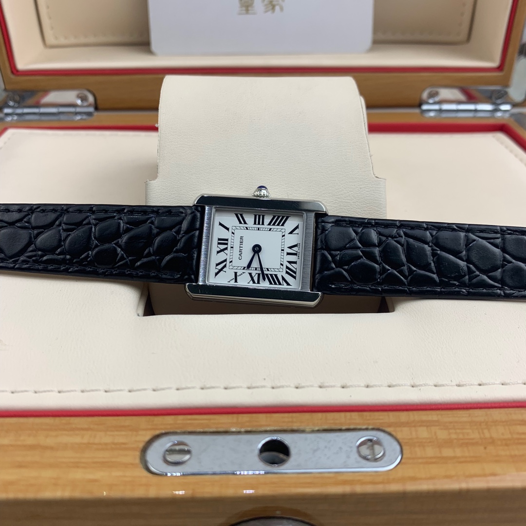 Cartier 皇家 卡地亚坦克系列女款腕表