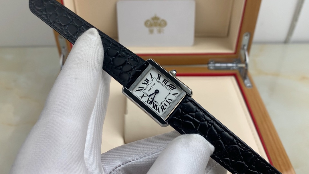 Cartier 皇家 卡地亚坦克系列女款腕表视频欣赏