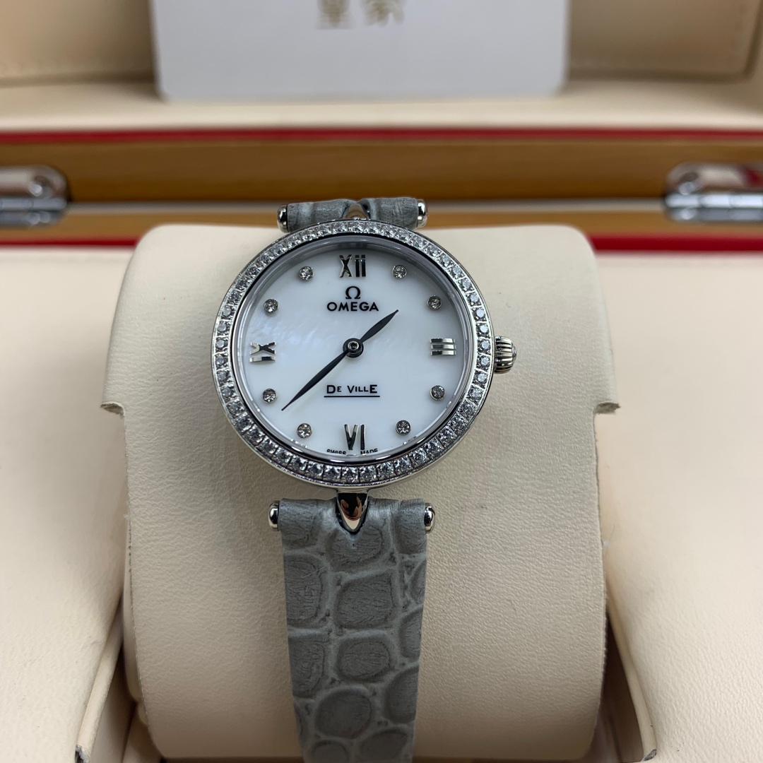 Omega 皇家 欧米茄蝶飞系列奶奶灰表带女款腕表