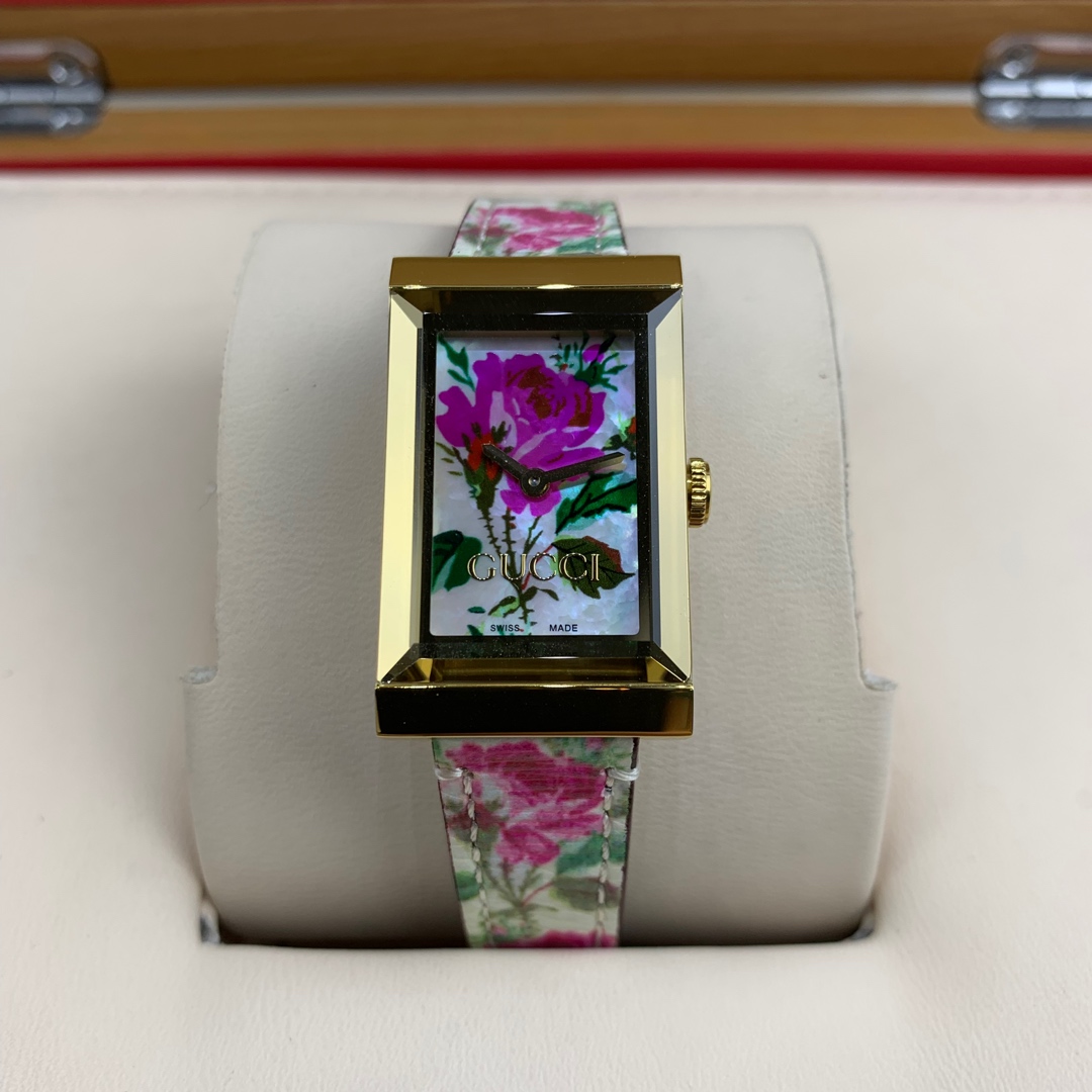 Gucci 皇家 古驰方型小花女款腕表
