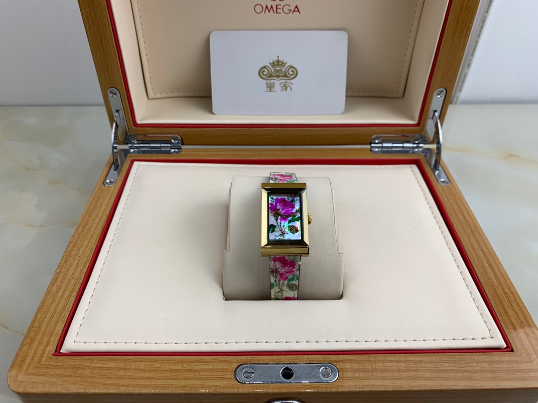 Gucci 皇家 古驰方型小花女款腕表