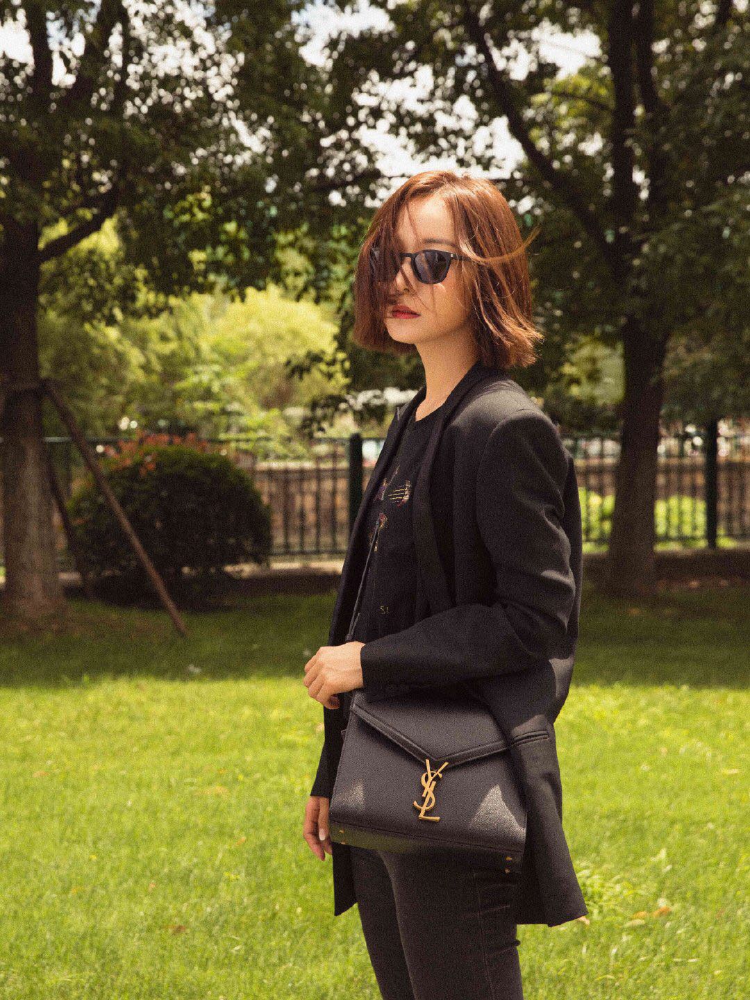 Saint Laurent Ysl CASSANDRA鱼子酱纹手拎包 578000黑色