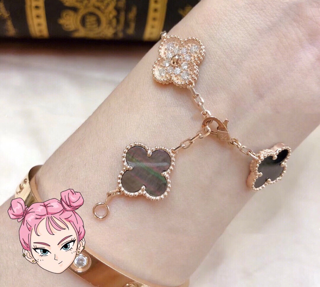 NO:102705,The gray shell bracelet that everyone loves very much. It’s very high-end when you get started. Buyer show, Vca bracelet, bracelet19860909大家都非常爱的灰贝手链 上手就很高级啦 买家show,Vca手链,bracelet,Jewelry