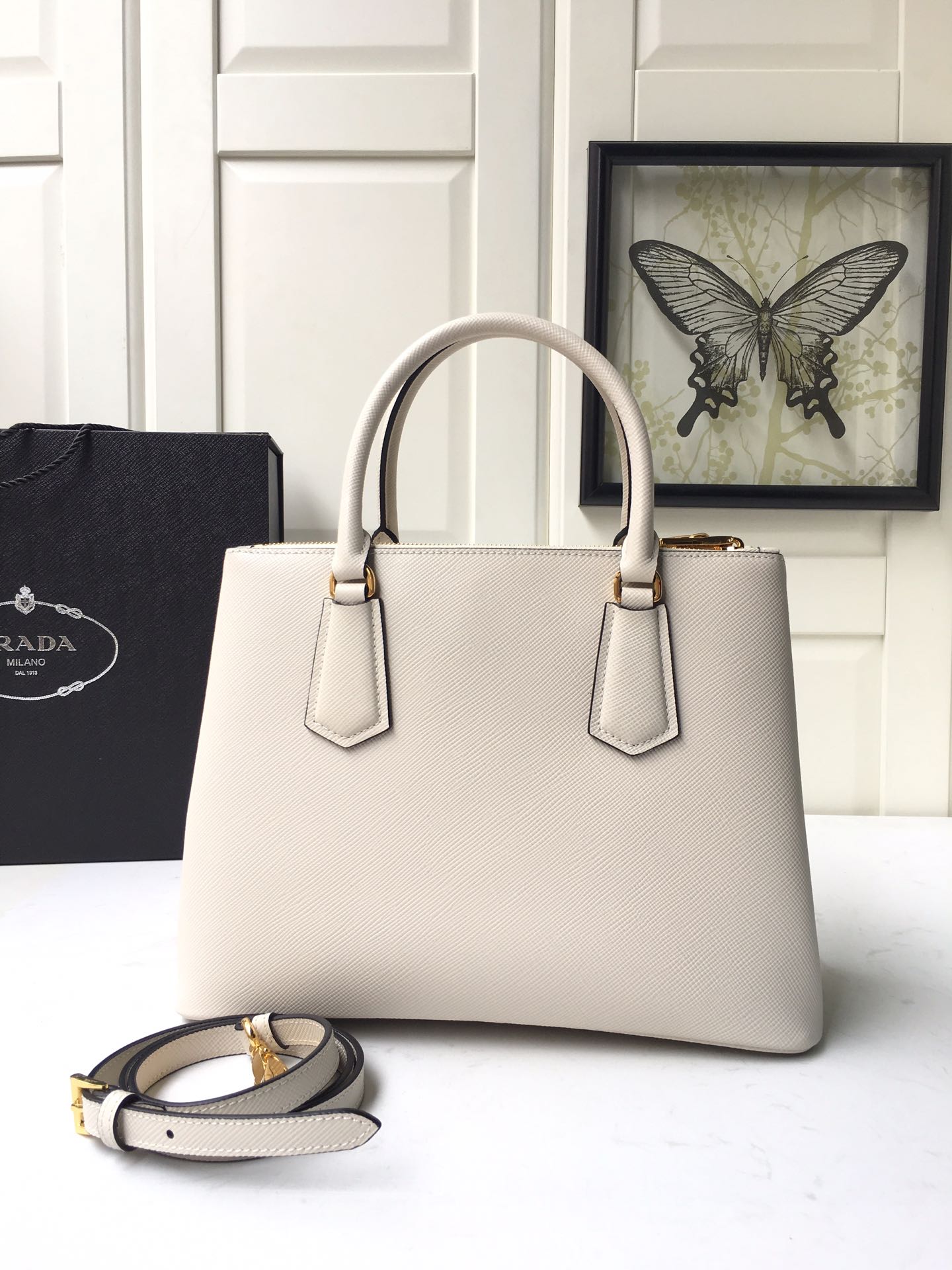 PRADA普拉达进口Saffiano皮革材质杀手包1BA232