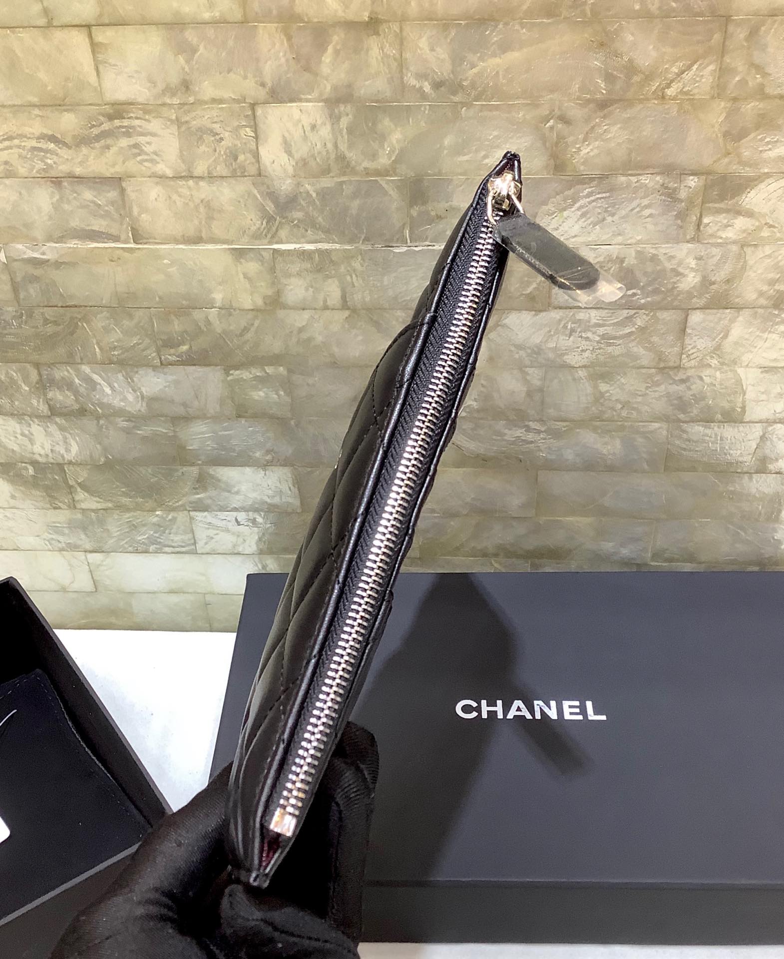 Chanel 2022新品 经典款进口羊皮菱格纹双C手机包 卡包 A84402黑色/银扣