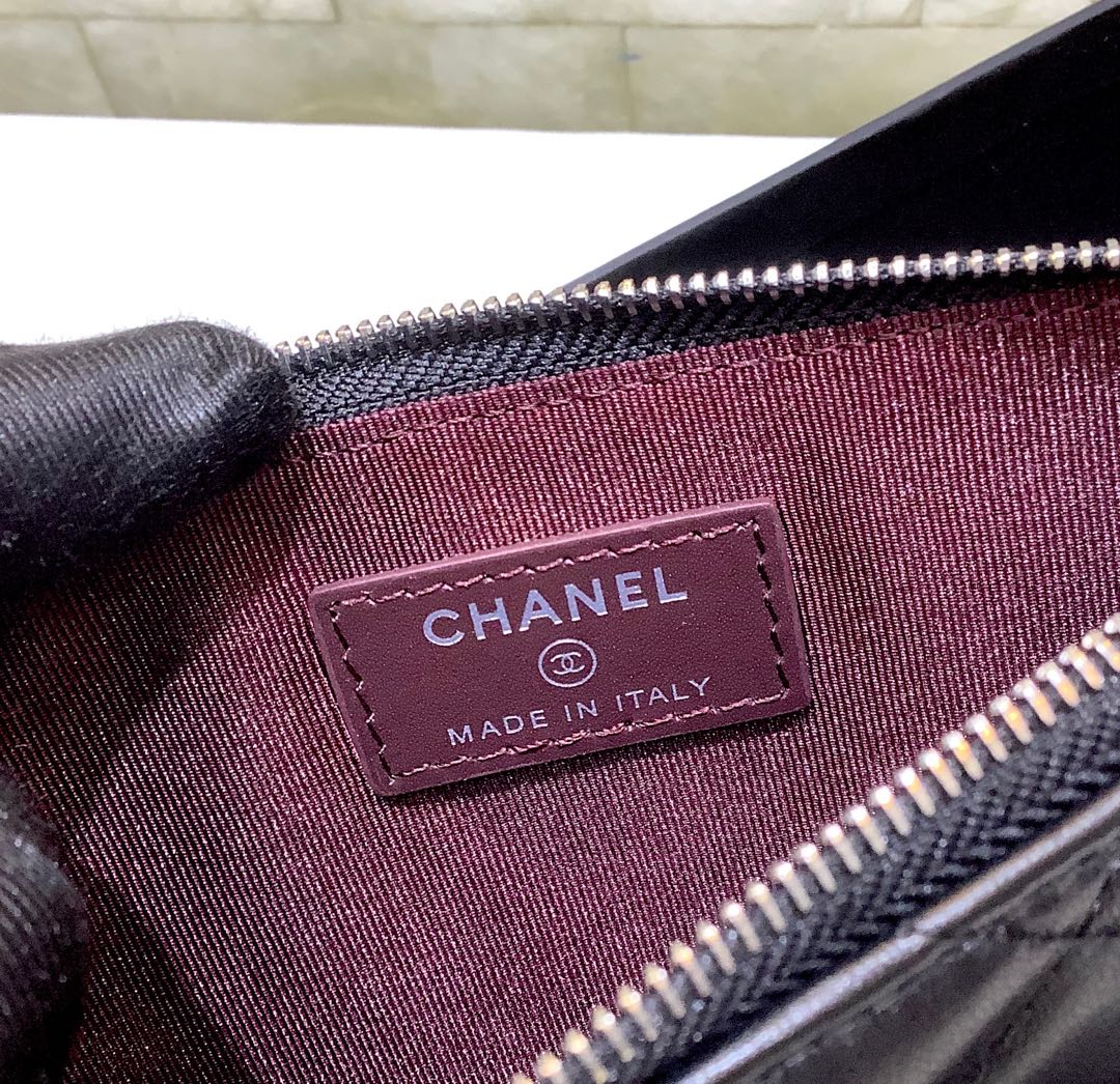 Chanel 2022新品 经典款进口羊皮菱格纹双C手机包 卡包 A84402黑色/银扣