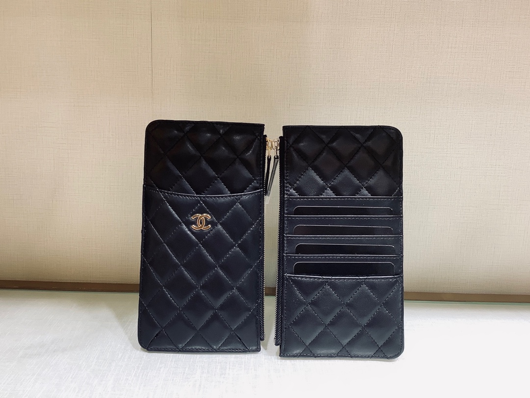 Chanel 2022新品 经典款进口羊皮菱格纹双C手机包 卡包 A84402黑色/金扣
