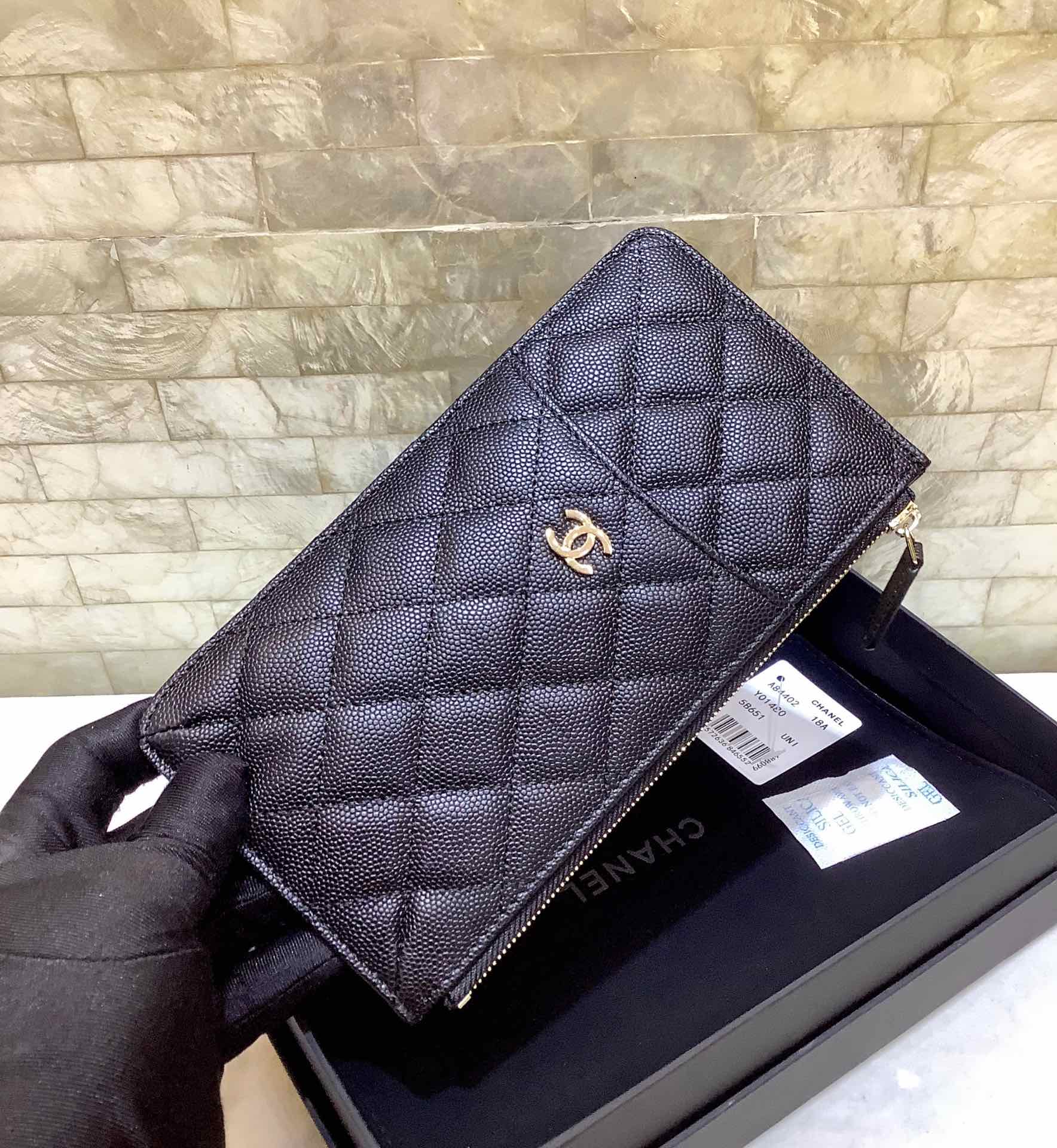 Chanel 2022新品 经典款球纹菱格纹双C手机包 卡包 A84402黑色/金扣