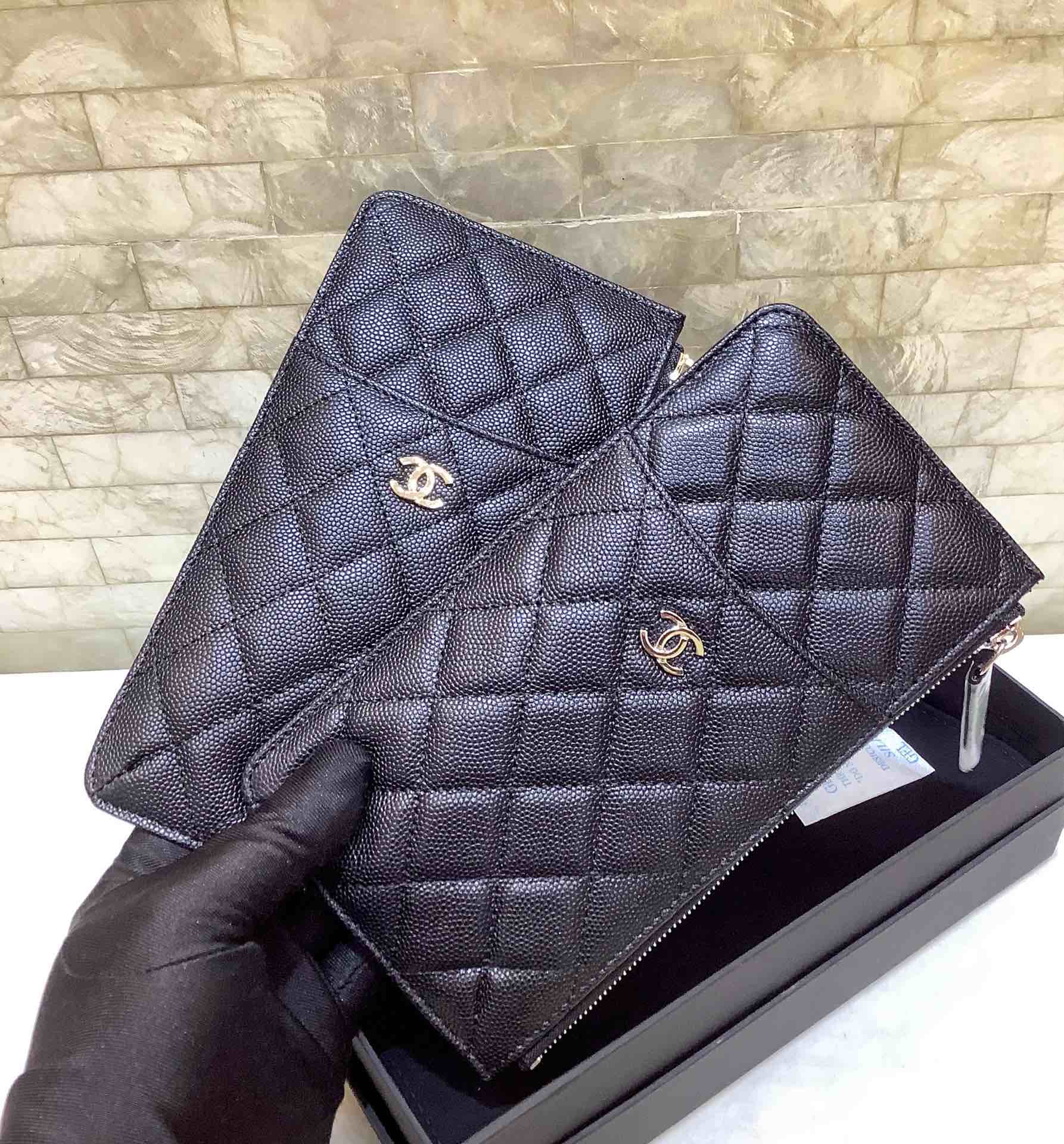 Chanel 2022新品 经典款球纹菱格纹双C手机包 卡包 A84402黑色/金扣
