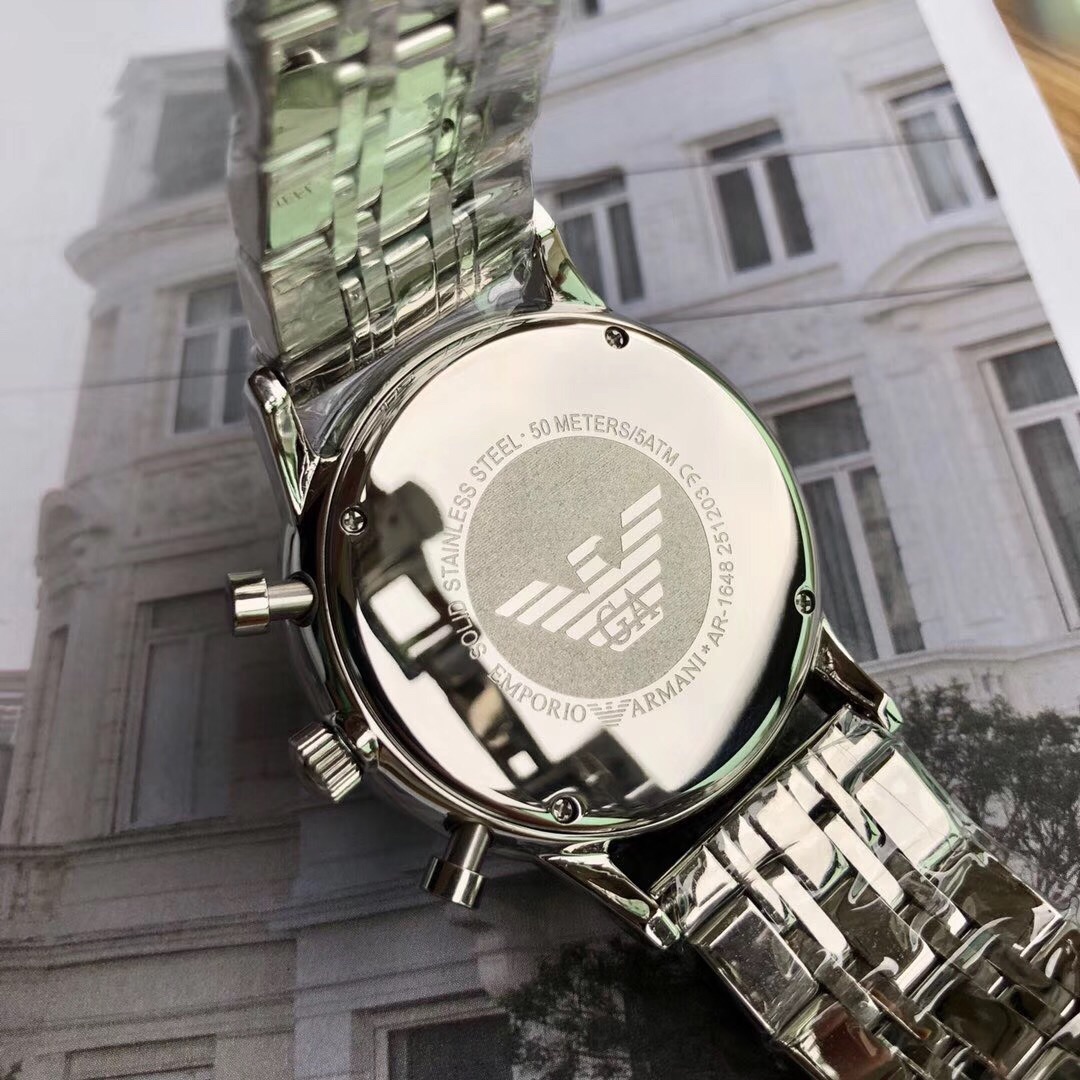 💰110原单220 阿玛尼Armani  型号：Ar038 强化矿物质玻璃  表带：316L精钢表扣：双按扣尺寸：43mm*10mm 简约上下眼功能表盘 时尚大方的银黑彰显成熟 绅士型男之首选