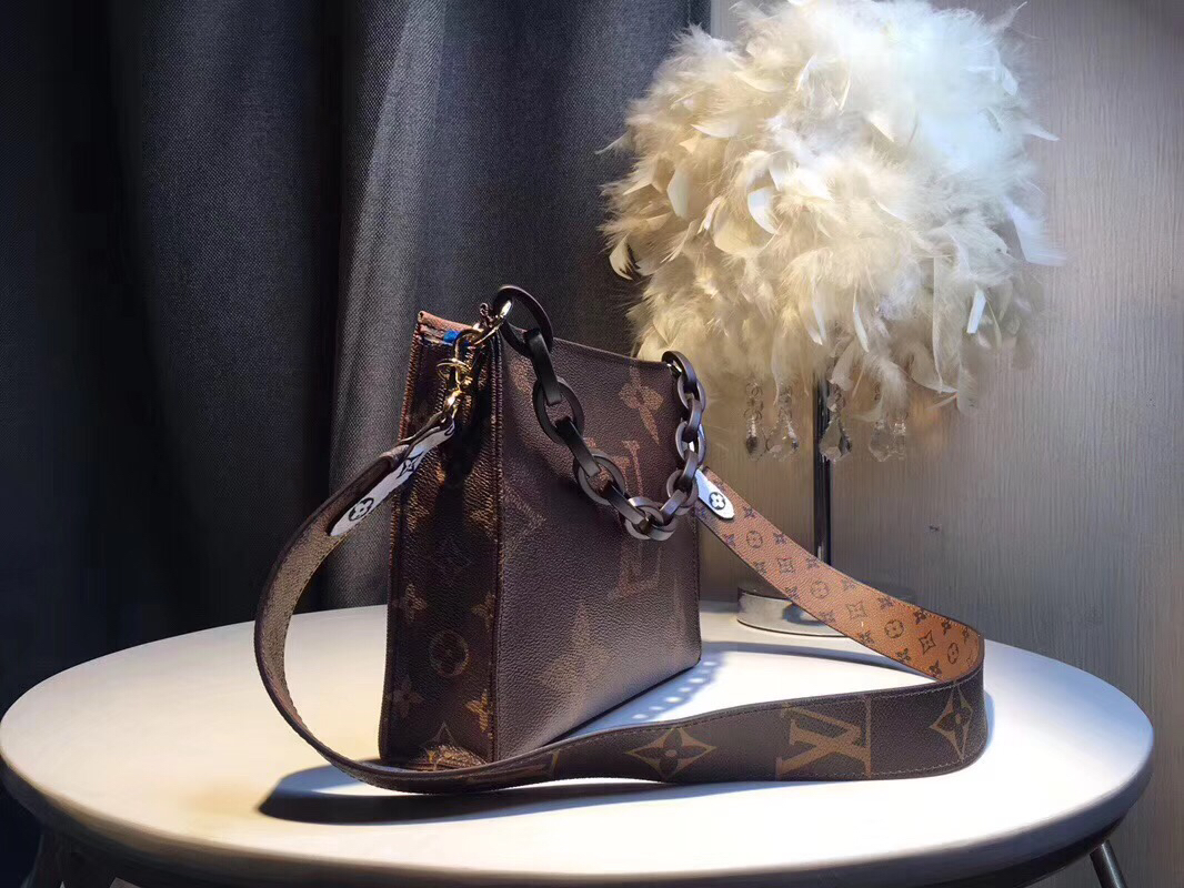 Louis Vuitton Monogram 25x20x5cm shoulder everyday